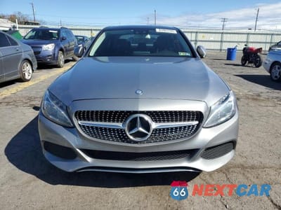 Piąte zdjęcie samochodu w środku: 2016 MERCEDES-BENZ C 300 4MATIC VIN:55SWF4KB2GU154332 - miniatura