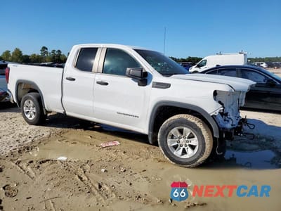 Czwarte zdjęcie samochodu z boku: 2023 GMC SIERRA K1500 VIN:1GTRUAED3PZ178617 - miniatura
