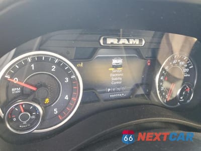 Zdjęcie 9 z 12 samochodu: 2024 RAM 3500 LARAMIE VIN:3C63R3JL8RG150192 - miniatura