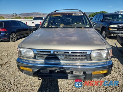 Piąte zdjęcie samochodu w środku: 1999 NISSAN PATHFINDER LE VIN:JN8AR05Y2XW311160 - miniatura