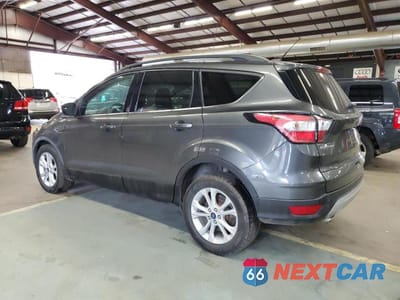 Drugie zdjęcie samochodu z przodu: 2018 FORD ESCAPE SE VIN:1FMCU9GDXJUC11551 - miniatura