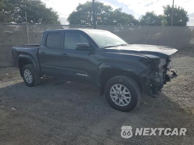 Czwarte zdjęcie samochodu z boku: 2024 TOYOTA TACOMA DOUBLE CAB VIN:3TMKB5FN5RM015171 - miniatura