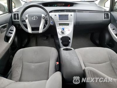 Zdjęcie 8 z 12 samochodu: 2015 TOYOTA PRIUS VIN:JTDKN3DUXF1898117 - miniatura