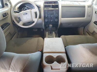 Zdjęcie 8 z 13 samochodu: 2009 FORD ESCAPE XLS VIN:1FMCU02719KA75427 - miniatura