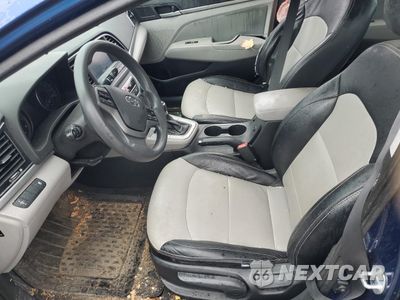 Zdjęcie 7 z 12 samochodu: 2017 HYUNDAI ELANTRA SE VIN:5NPD84LF6HH073552 - miniatura
