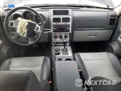 Zdjęcie 8 z 12 samochodu: 2007 DODGE NITRO SLT VIN:1D8GU58K97W720315 - miniatura