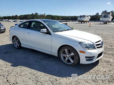 Czwarte zdjęcie samochodu z boku: 2013 MERCEDES-BENZ C 250 VIN:WDDGJ4HB1DG077729 - miniatura