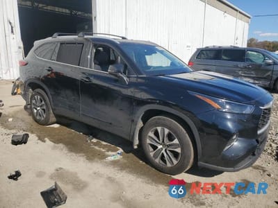 Czwarte zdjęcie samochodu z boku: 2022 TOYOTA HIGHLANDER XLE VIN:5TDGZRBH6NS236250 - miniatura