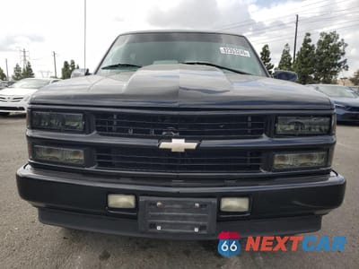 Piąte zdjęcie samochodu w środku: 2000 CHEVROLET TAHOE C1500 VIN:1GNEC13RXYR113305 - miniatura