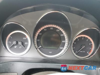 Zdjęcie 9 z 11 samochodu: 2011 MERCEDES-BENZ C 300 4MATIC VIN:WDDGF8BB2BR140873 - miniatura