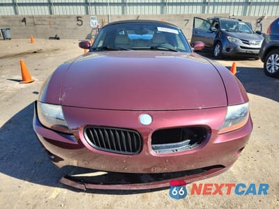 Piąte zdjęcie samochodu w środku: 2004 BMW Z4 2.5 VIN:4USBT335X4LR68145 - miniatura