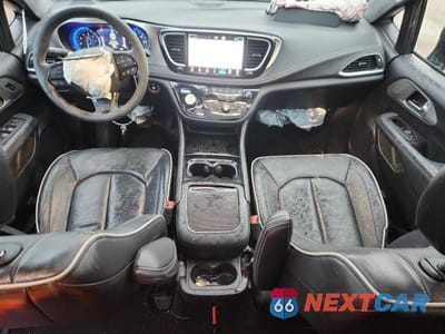 Zdjęcie 8 z 12 samochodu: 2023 CHRYSLER PACIFICA LIMITED VIN:2C4RC3GGXPR570459 - miniatura