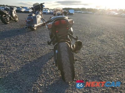 Czwarte zdjęcie samochodu z boku: 2025 SUZUKI GSX-R750 VIN:JS1GR7MA3S7101988 - miniatura