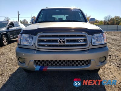 Piąte zdjęcie samochodu w środku: 2001 TOYOTA SEQUOIA SR5 VIN:5TDBT44A81S029237 - miniatura
