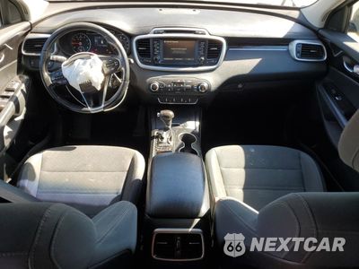 Zdjęcie 8 z 14 samochodu: 2017 KIA SORENTO LX VIN:5XYPG4A30HG280910 - miniatura