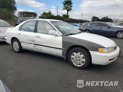 Czwarte zdjęcie samochodu z boku: 1997 HONDA ACCORD LX VIN:1HGCD5636VA093013 - miniatura
