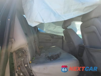 Zdjęcie 11 z 14 samochodu: 2013 CHEVROLET SUBURBAN VIN:1GNSCJE08DR107191 - miniatura