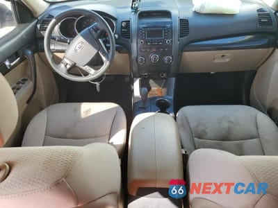 Zdjęcie 8 z 13 samochodu: 2011 KIA SORENTO LX VIN:5XYKT3A14BG084622 - miniatura