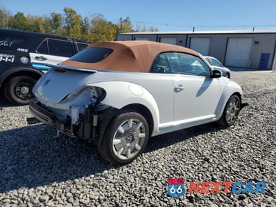 Trzecie zdjęcie samochodu z tyłu: 2019 VOLKSWAGEN BEETLE S VIN:3VW5DAAT0KM510659 - miniatura