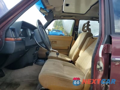 Zdjęcie 7 z 14 samochodu: 1993 VOLVO 240 VIN:YV1AS8809P1488414 - miniatura