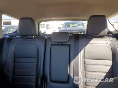 Zdjęcie 10 z 14 samochodu: 2017 FORD ESCAPE TITANIUM VIN:1FMCU0JD7HUE05582 - miniatura