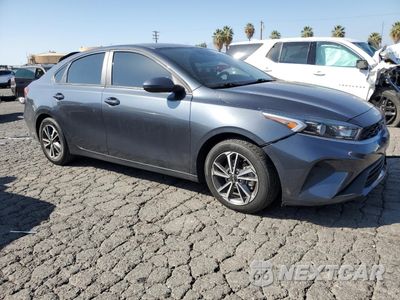 Czwarte zdjęcie samochodu z boku: 2022 KIA FORTE FE VIN:3KPF24AD5NE477986 - miniatura