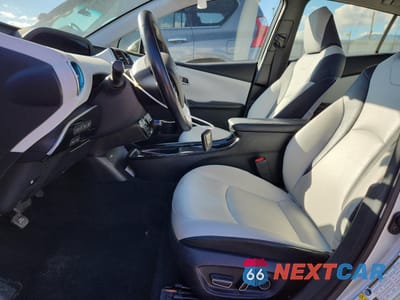 Zdjęcie 7 z 12 samochodu: 2017 TOYOTA PRIUS VIN:JTDKARFU4H3046297 - miniatura