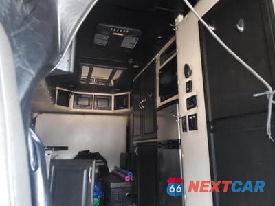Zdjęcie 9 z 10 samochodu: 2019 VOLVO VNL SEMI TRUCK VIN:4V4NC9EJ8KN200671 - miniatura