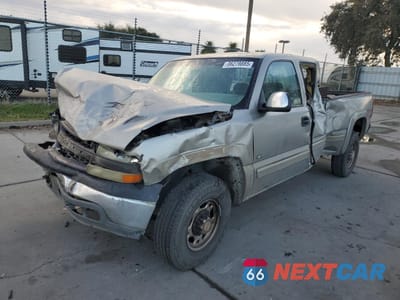 1999 CHEVROLET SILVERADO K2500 1GCGK29UXXE250935 - główne zdjęcie licytacji z USA - miniatura