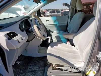 Zdjęcie 7 z 13 samochodu: 2012 TOYOTA SIENNA BASE VIN:5TDKA3DC4CS014495 - miniatura