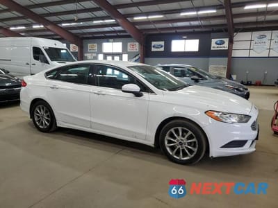 Czwarte zdjęcie samochodu z boku: 2017 FORD FUSION SE VIN:3FA6P0HD2HR189538 - miniatura
