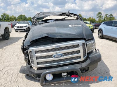 Piąte zdjęcie samochodu w środku: 2005 FORD EXCURSION LIMITED VIN:1FMSU43P15ED38431 - miniatura