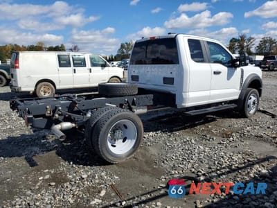 Trzecie zdjęcie samochodu z tyłu: 2024 FORD F450 XL CHASSIS 7.3L GAS VIN:1FD0X4HN4REE02196 - miniatura