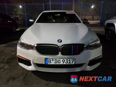 Piąte zdjęcie samochodu w środku: 2018 BMW M550XI VIN:WBAJB9C52JG464441 - miniatura