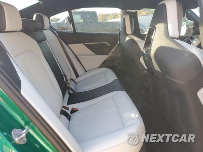 Zdjęcie 10 z 15 samochodu: 2026 BMW M5 VIN:WBS83FK05TCV67939 - miniatura