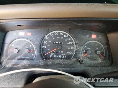 Zdjęcie 9 z 12 samochodu: 1999 FORD CROWN VICTORIA LX VIN:2FAFP74W1XX143070 - miniatura