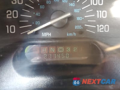 Zdjęcie 9 z 12 samochodu: 2003 BUICK CENTURY CUSTOM VIN:2G4WS52J931106832 - miniatura