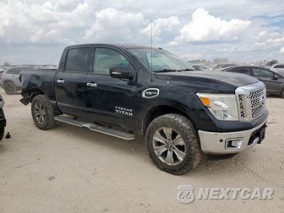 Czwarte zdjęcie samochodu z boku: 2017 NISSAN TITAN SV VIN:1N6AA1E51HN528038 - miniatura