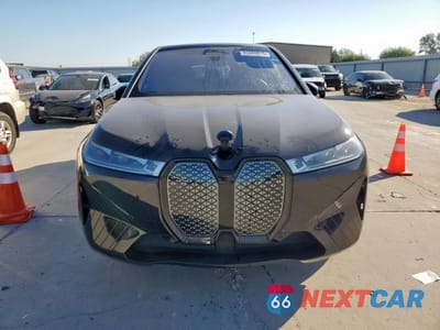 Piąte zdjęcie samochodu w środku: 2024 BMW IX XDRIVE50 VIN:WB523CF08RCN04652 - miniatura