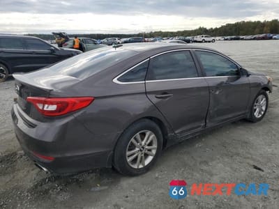 Trzecie zdjęcie samochodu z tyłu: 2017 HYUNDAI SONATA SE VIN:5NPE24AF0HH438235 - miniatura