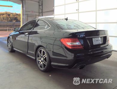 Trzecie zdjęcie samochodu z tyłu: 2013 MERCEDES-BENZ C 250 VIN:WDDGJ4HB4DG042179 - miniatura