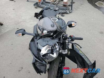 Piąte zdjęcie samochodu w środku: 2020 SUZUKI GSX-R600 VIN:JS1GN7FA9L7100760 - miniatura