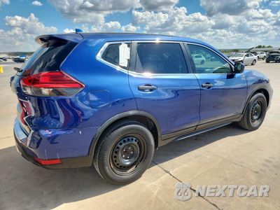 Trzecie zdjęcie samochodu z tyłu: 2017 NISSAN ROGUE S VIN:JN8AT2MT1HW130104 - miniatura