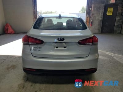 Zdjęcie 6 z 14 samochodu: 2018 KIA FORTE LX VIN:3KPFL4A74JE284598 - miniatura
