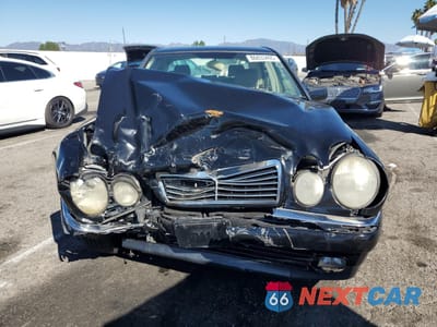 Piąte zdjęcie samochodu w środku: 1999 MERCEDES-BENZ E 320 VIN:WDBJF65H7XA834807 - miniatura