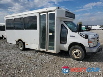 Czwarte zdjęcie samochodu z boku: 2016 FORD ECONOLINE E450 SUPER DUTY CUTAWAY VAN VIN:1FDFE4FS3GDC57941 - miniatura