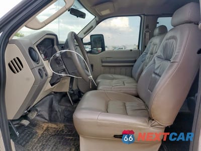 Zdjęcie 7 z 12 samochodu: 2008 FORD SUPER DUTY F-350 W/S VIN:1FTWX32R08EB38672 - miniatura