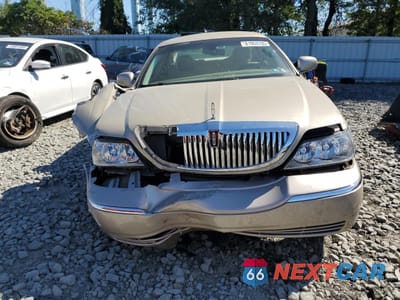 Piąte zdjęcie samochodu w środku: 2008 LINCOLN TOWN CAR SIGNATURE LIMITED VIN:2LNHM82W08X655694 - miniatura