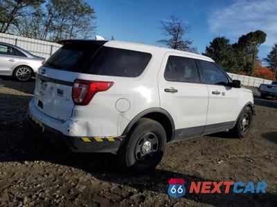 Trzecie zdjęcie samochodu z tyłu: 2017 FORD EXPLORER POLICE INTERCEPTOR VIN:1FM5K8AR7HGA71335 - miniatura