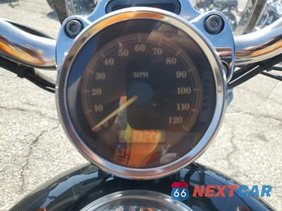 Zdjęcie 7 z 9 samochodu: 2008 HARLEY-DAVIDSON XL1200 C VIN:1HD1CT3398K422480 - miniatura